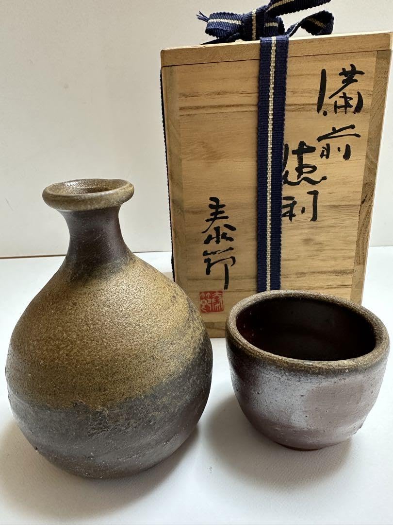 備前焼　徳利とぐい呑セット　末石泰節 Amazon.co.jp: 末石泰節 備前焼 徳利 共箱 略歴付 酒器 ※301